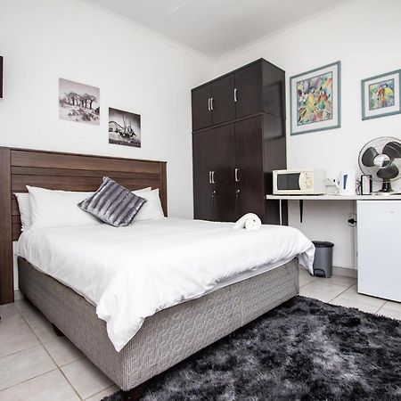 Willow Guest House 博克斯堡 外观 照片